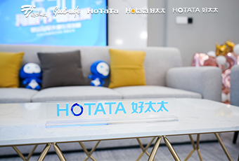 吴敏霞与张效诚甜蜜CP空降“撒糖”，引爆哈哈体育直播间